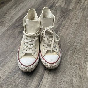 Very used women’s white high top converse size 9